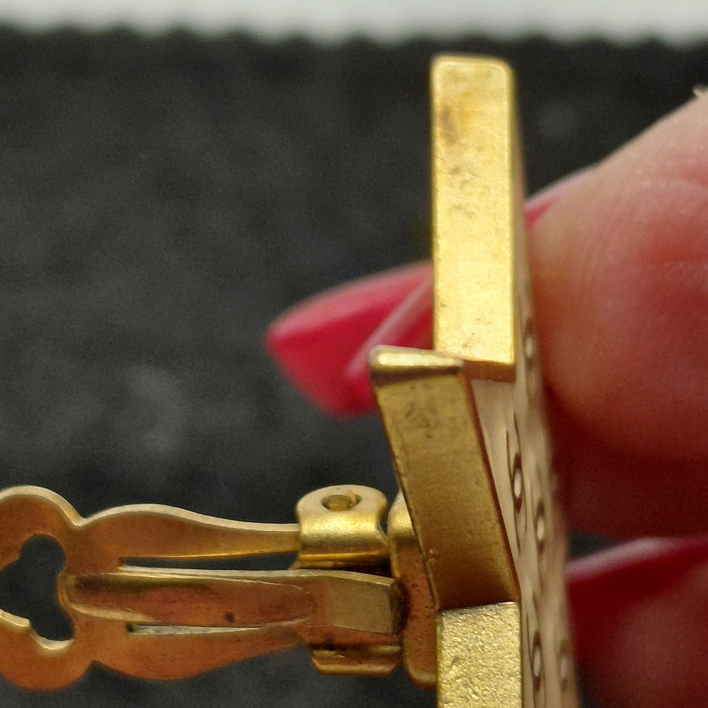 Chanel Star Coco Mark Earrings Clip-On White Gold - Picture 11 of 12